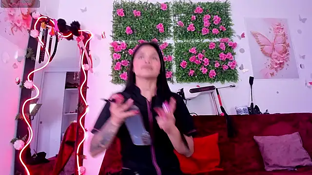 Snapshot of Alaia_Asuka chatting on October 13, 9:28 pm Alaia Asuka online show from October 13, 9:28 pm