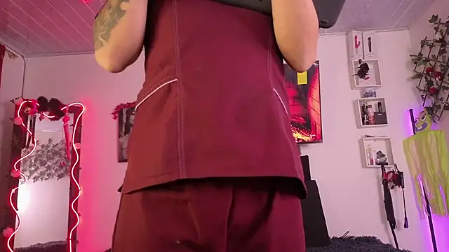 Snapshot of Alaia_Asuka chatting on October 23, 1:33 am Alaia Asuka online show from October 23, 1:33 am