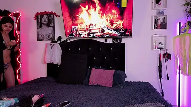 Snapshot of Alaia_Asuka chatting on October 22, 12:15 am Alaia Asuka online show from October 22, 12:15 am