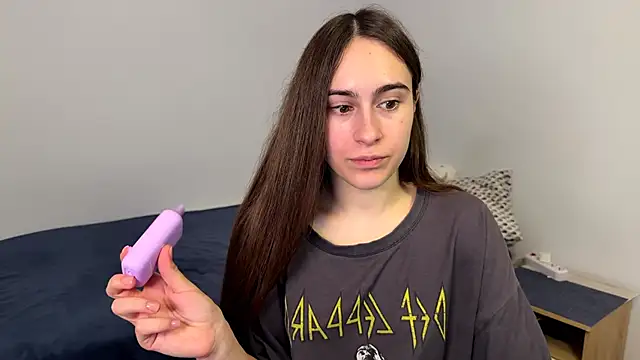 AliceKolltt online show from May 3, 1:31 am