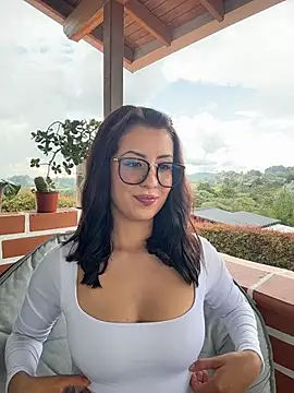 EmaSaenz online show from October 9, 9:08 pm