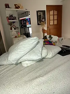 manuela star online show from February 1, 7:45 pm