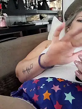 marcialoira online show from October 12, 4:42 pm