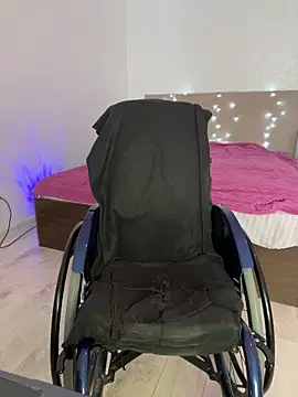 MiniSophiaa online show from February 6, 8:29 am