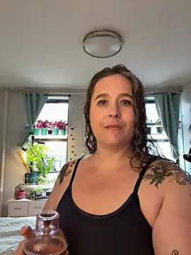 sylviahhh online show from July 7, 10:23 pm