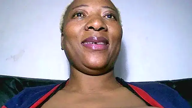 Snapshot of Bustypillows chatting on October 29, 6:54 pm Bustypillows online show from October 29, 6:54 pm