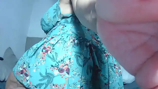 BustyThickyAss online show from November 19, 6:30 pm