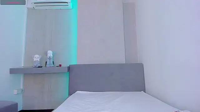 Snapshot of Dasha-b chatting on October 18, 9:49 pm Dasha-b online show from October 18, 9:49 pm