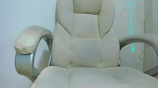 Little Jenni online show from June 3, 2:33 pm