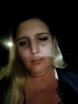 Snapshot of BecciDeluxe chatting on October 17, 8:34 pm BecciDeluxe online show from October 17, 8:34 pm