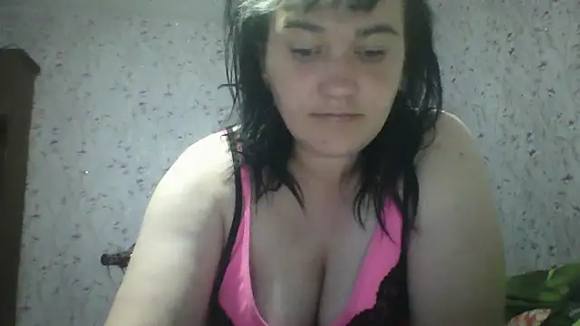 HollyLaBerry online show from June 14, 5:52 am