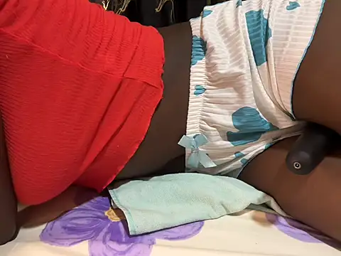 Snapshot of savage_coochie chatting on October 22, 2:55 pm savage coochie online show from October 22, 2:55 pm