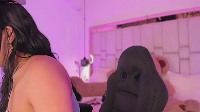 Kleverly Manson1 online show from March 26, 5:09 am