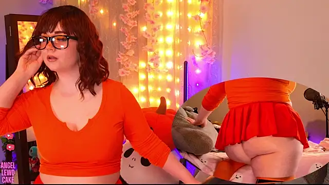 Angel-Lewd-Cake online show from October 12, 5:43 am