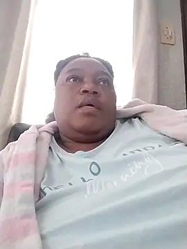 Snapshot of MATUREBUSSTY chatting on October 4, 7:03 am MATUREBUSSTY online show from October 4, 7:03 am