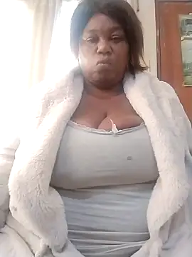 Snapshot of MATUREBUSSTY chatting on October 7, 4:17 am MATUREBUSSTY online show from October 7, 4:17 am