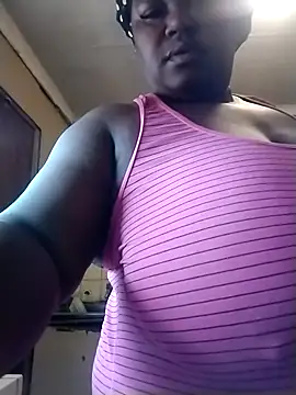 Snapshot of MATUREBUSSTY chatting on October 31, 5:31 am MATUREBUSSTY online show from October 31, 5:31 am