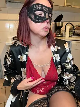 Snapshot of la_petite_prunette69 chatting on October 29, 9:28 pm la petite prunette69 online show from October 29, 9:28 pm