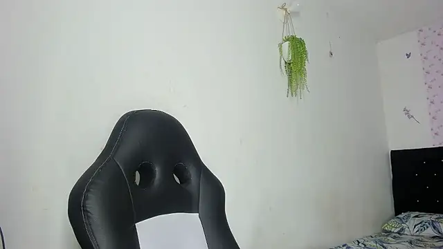 Alika01 online show from February 2, 1:43 pm