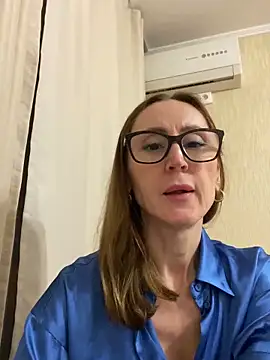 LauraDavis online show from April 7, 4:31 pm