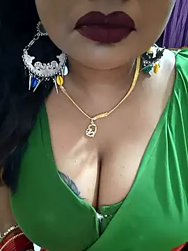 Snapshot of YR-SHIVANI chatting on October 19, 7:32 am YR-SHIVANI online show from October 19, 7:32 am