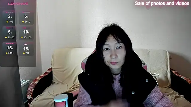 Snapshot of SaraXray chatting on October 2, 3:11 am SaraXray online show from October 2, 3:11 am