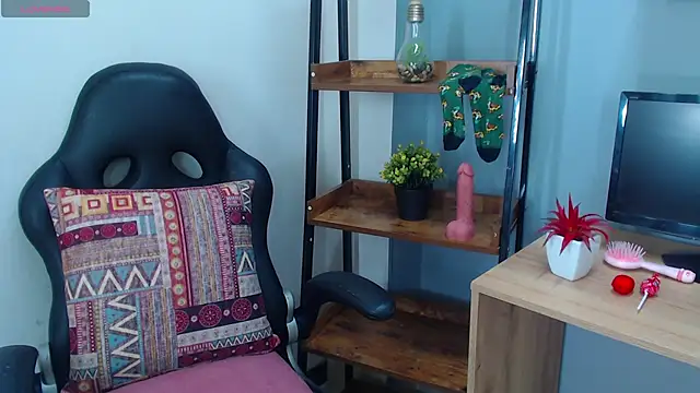 Erika Stevens online show from April 1, 3:31 pm