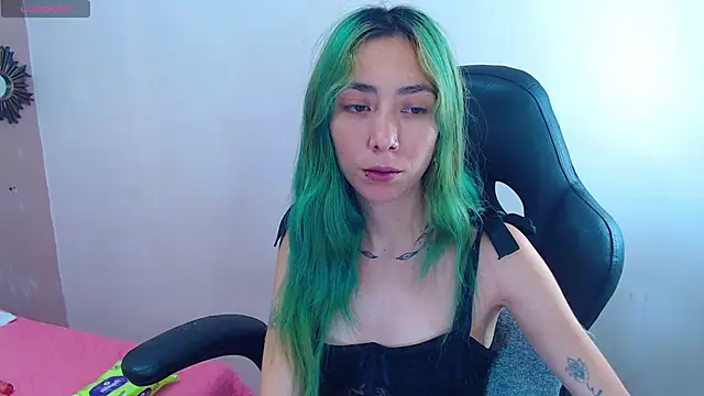 Snapshot of Erika_Stevens chatting on October 1, 8:03 pm Erika Stevens online show from October 1, 8:03 pm