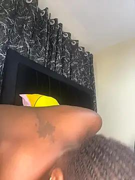 Snapshot of Sexy_barb2 chatting on October 11, 9:36 am Sexy barb2 online show from October 11, 9:36 am