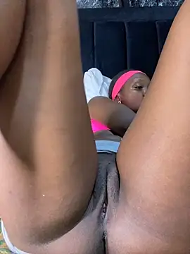 Snapshot of Sexy_barb2 chatting on October 9, 9:52 pm Sexy barb2 online show from October 9, 9:52 pm