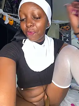 Snapshot of Sexy_barb2 chatting on October 31, 9:57 am Sexy barb2 online show from October 31, 9:57 am