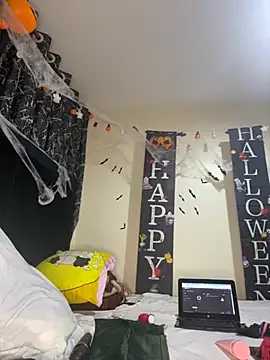 Snapshot of Sexy_barb2 chatting on October 22, 8:58 pm Sexy barb2 online show from October 22, 8:58 pm