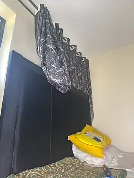 Snapshot of Sexy_barb2 chatting on October 12, 11:34 am Sexy barb2 online show from October 12, 11:34 am