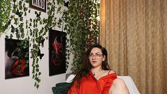 Snapshot of NaughtYHomemadE chatting on October 9, 10:25 pm NaughtYHomemadE online show from October 9, 10:25 pm