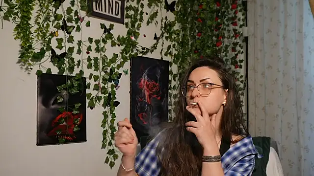 Snapshot of NaughtYHomemadE chatting on October 21, 12:09 pm NaughtYHomemadE online show from October 21, 12:09 pm