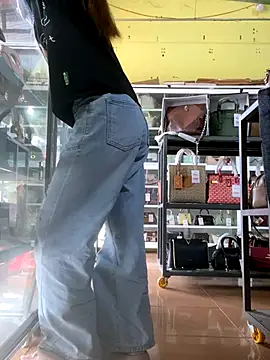 Snapshot of Rosa_998 chatting on October 17, 9:23 am Rosa 998 online show from October 17, 9:23 am