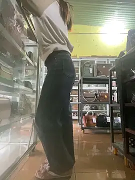 Snapshot of Rosa_998 chatting on October 31, 7:45 am Rosa 998 online show from October 31, 7:45 am