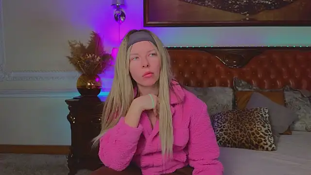 Real Tini online show from February 10, 6:16 am