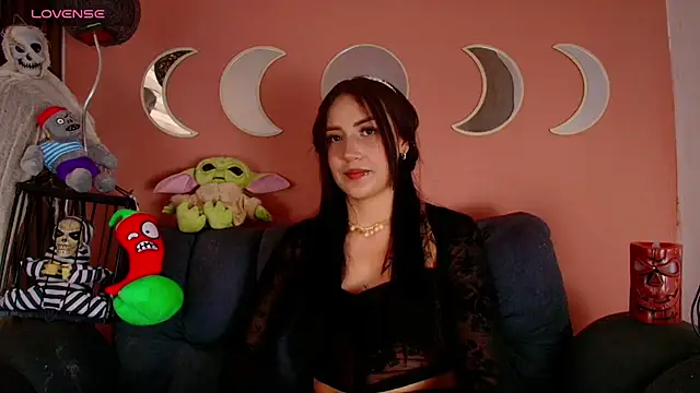 natashapridee  online show from October 27, 9:42 pm