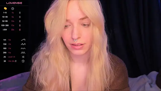 Eli Llie online show from December 14, 5:19 pm