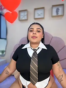 Snapshot of Emily_cooper20 chatting on October 14, 12:13 am Emily cooper20 online show from October 14, 12:13 am