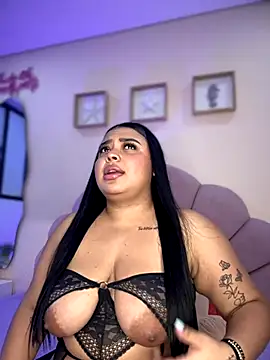 Snapshot of Emily_cooper20 chatting on October 17, 12:02 am Emily cooper20 online show from October 17, 12:02 am