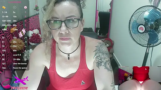 Snapshot of ViickySexy chatting on September 25, 8:06 pm ViickySexy online show from September 25, 8:06 pm