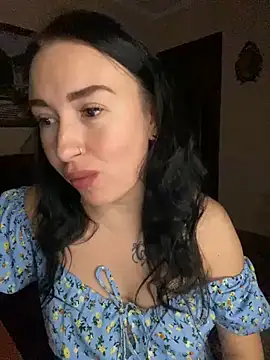 Roxana Bell online show from October 5, 7:19 pm