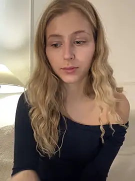 LunaRase online show from September 26, 11:52 am