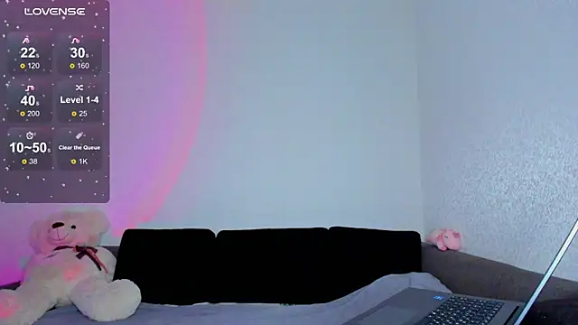 angelicdisaster online show from September 19, 5:01 pm