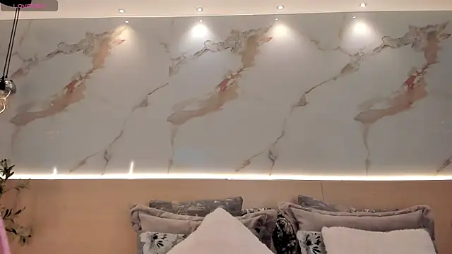 SteffanyBeck online show from April 8, 11:34 am