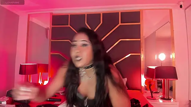 Snapshot of Scarlettt_Ass chatting on October 9, 1:15 pm Scarlettt Ass online show from October 9, 1:15 pm