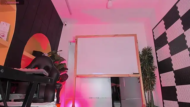 Snapshot of Scarlettt_Ass chatting on September 26, 12:47 pm Scarlettt Ass online show from September 26, 12:47 pm