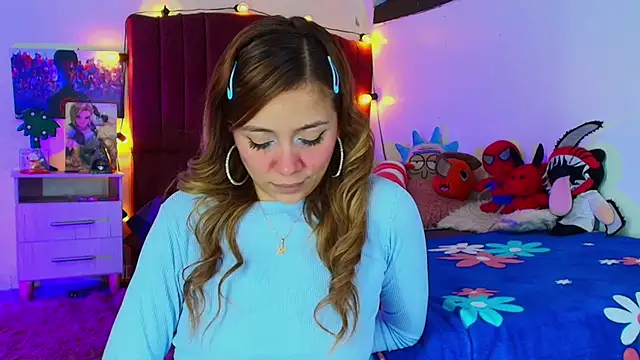 alisson zafiro  online show from October 19, 3:41 am